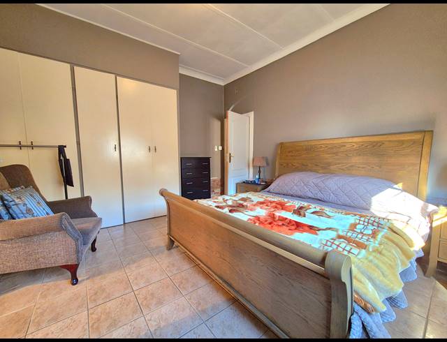 7 BEDROOM HOUSE FOR SALE IN DALVIEW